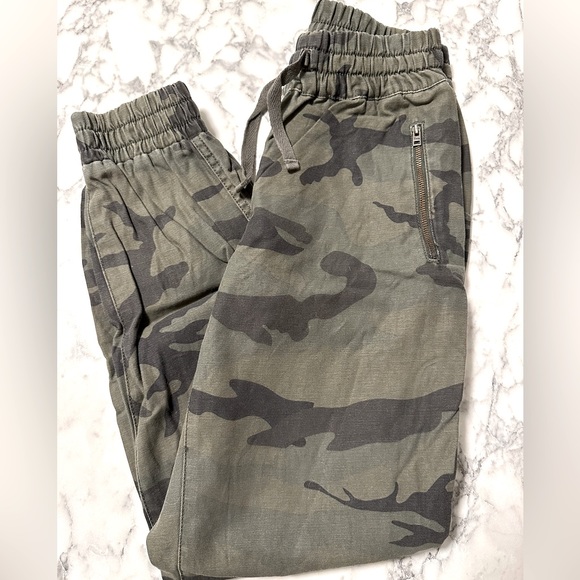 Tapered Elastic Camo Joggers - Picture 1 of 5